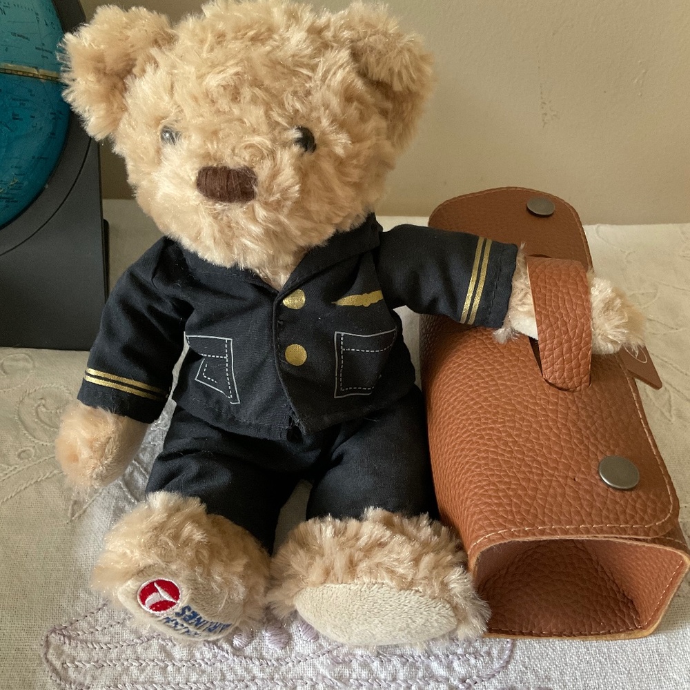 Bundle of Turkish Airlines Plush Pilot & New Lufthansa Business Amenity Kit ✈️
